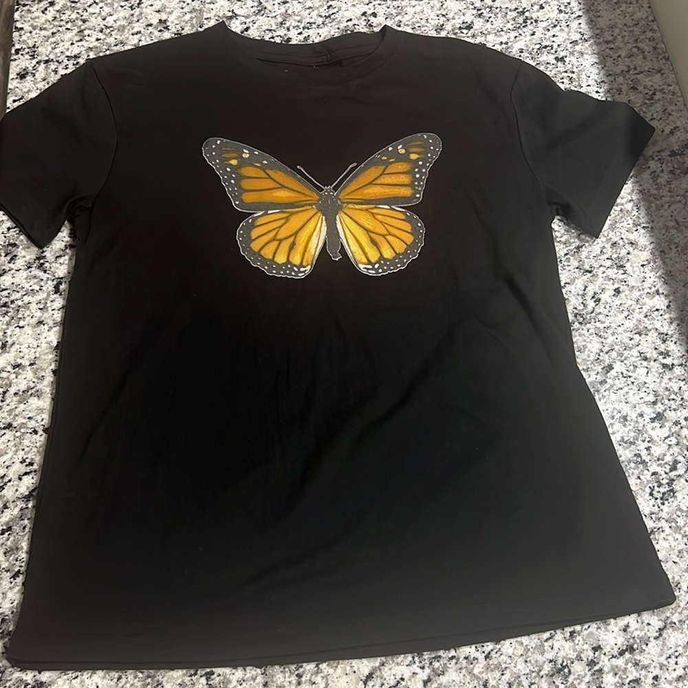 Fifth Sun short sleeve shirt w/ butterfly graphic, size S, black